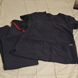 Figs Dark Gray Scrub Set